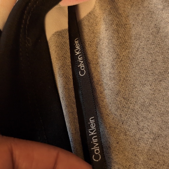 Calvin Klein| Black Blouse White and Pink Floral Design Polyester Spandex Blend - Picture 13 of 15